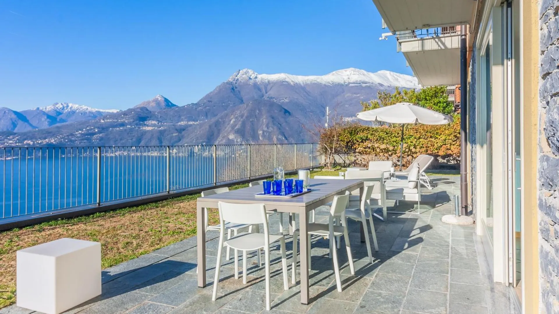 The Patio Over Varenna Perledo Apartment
