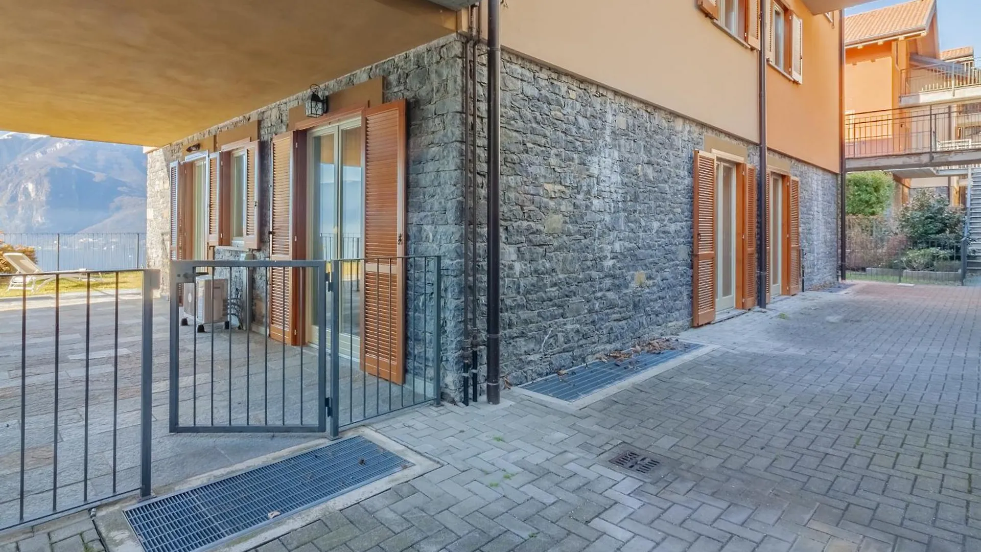Apartment The Patio Over Varenna Perledo